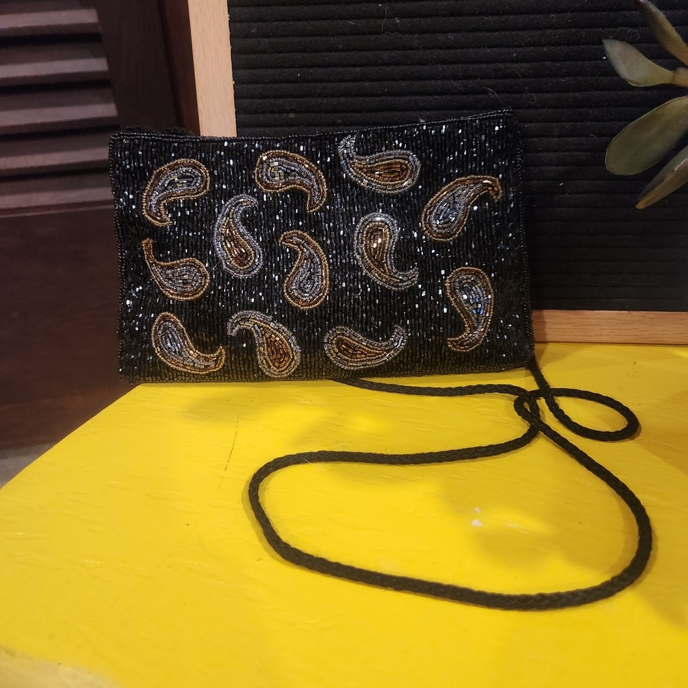 Vintage Black and Gold Beaded Clutch - Picture 2 of 4